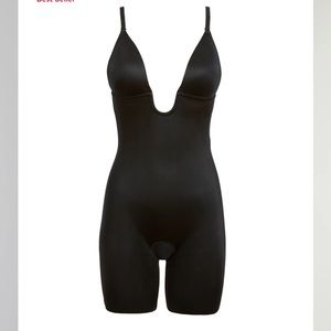 NWOT SPANX Suit Your Fancy Plunge Low-Back Mid-Thigh Bodysuit in Black, Small